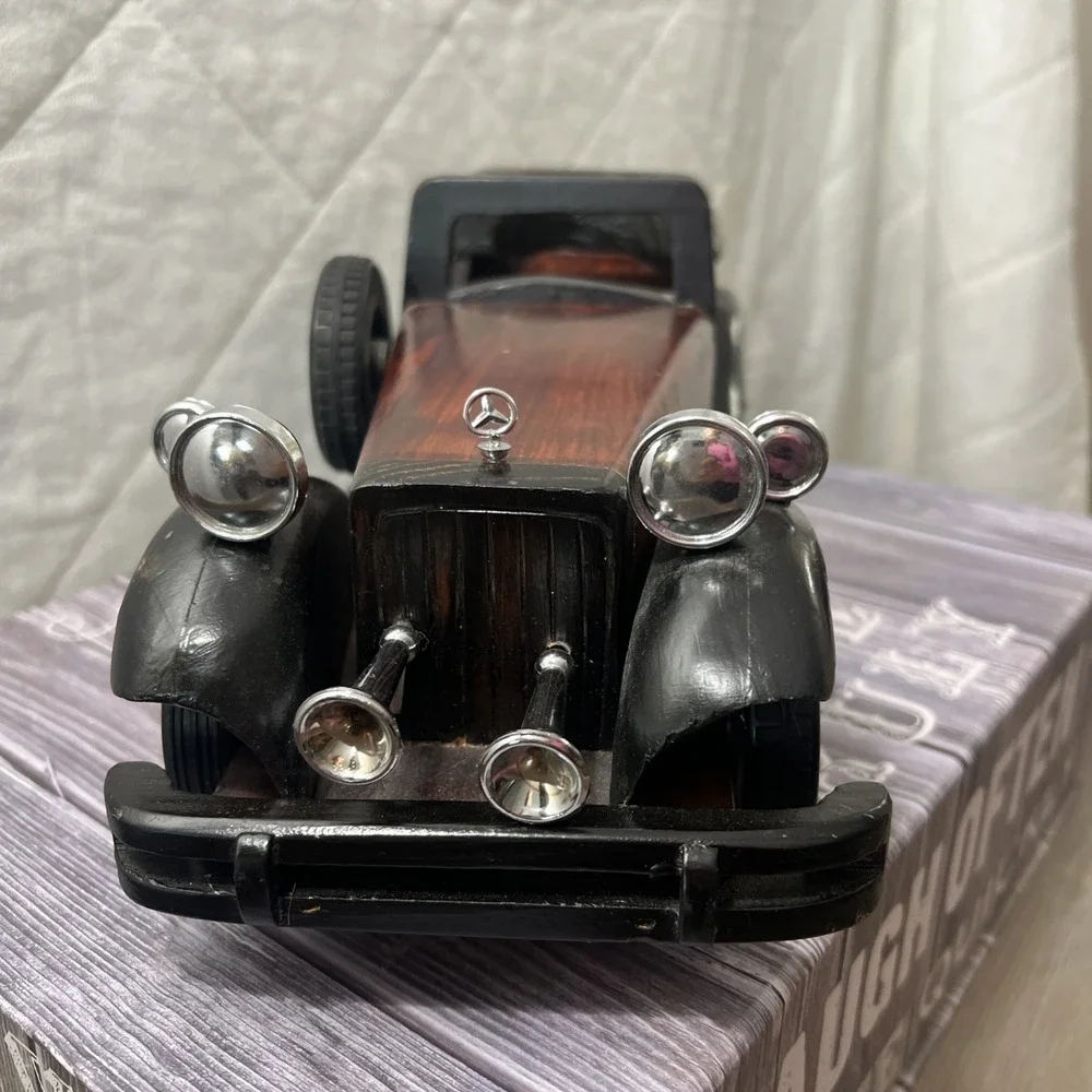 VINTAGE COLLECTIBLE HANDCRAFTED‎ BY HERITAGE MINT LTD. WOODEN CAR